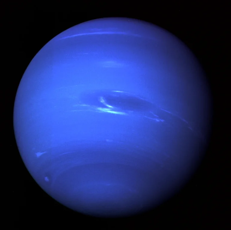 neptuno planeta gigante de hielo azul sistema solar